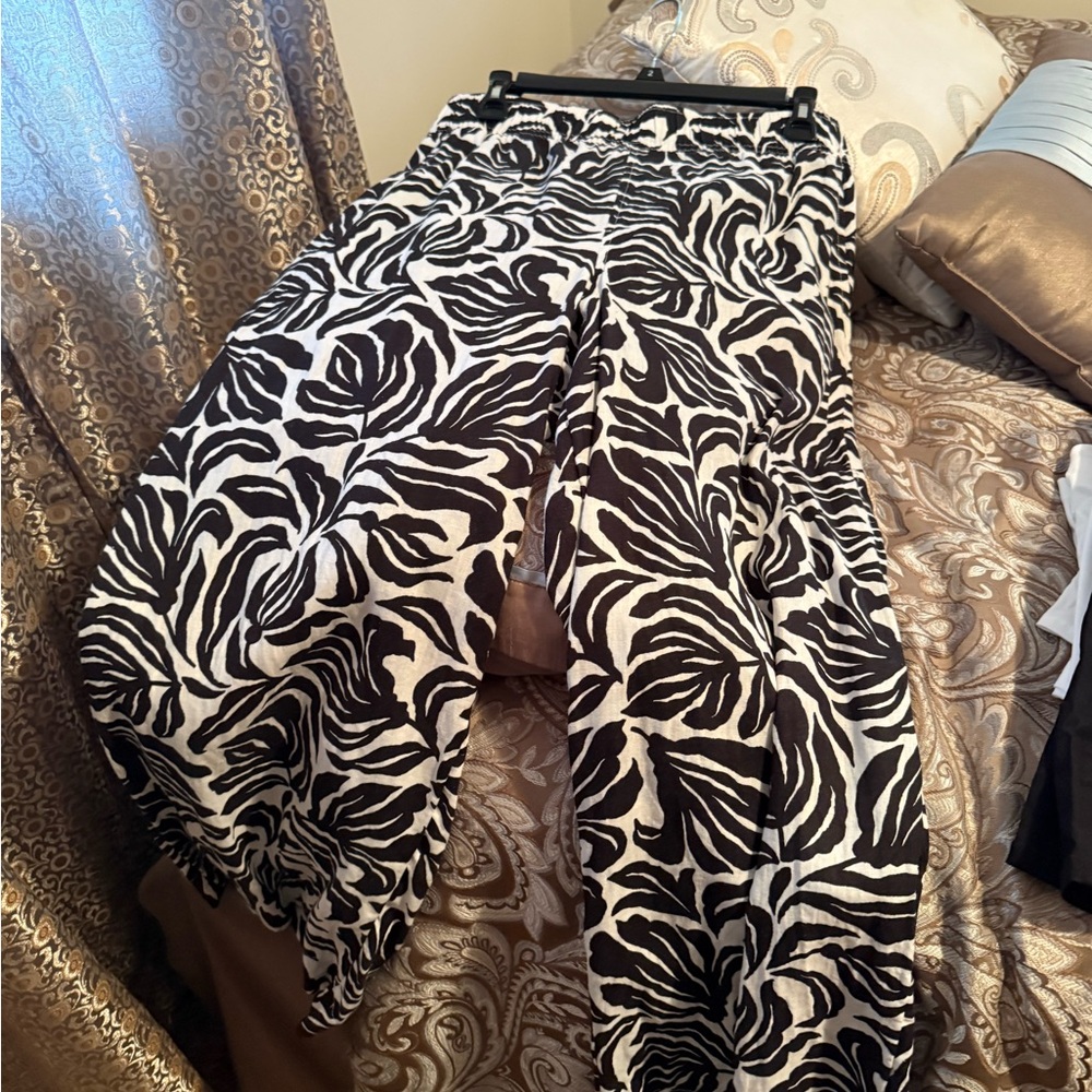 Nicole Miller Black and White Zebra Print Pants